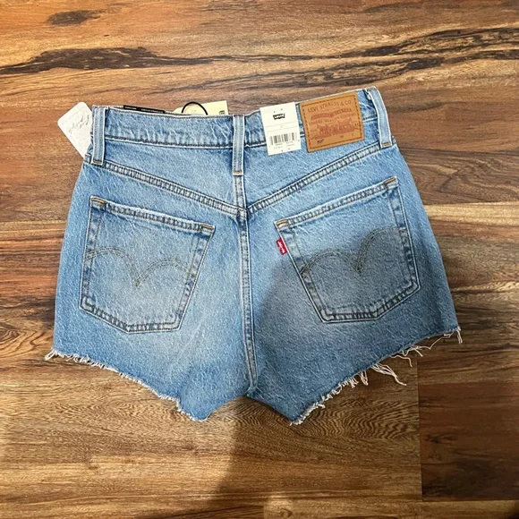 Levi's Light Blue High-Rise Denim Cutoff Shorts 501 Size 27 NWT - Picture 2 of 2